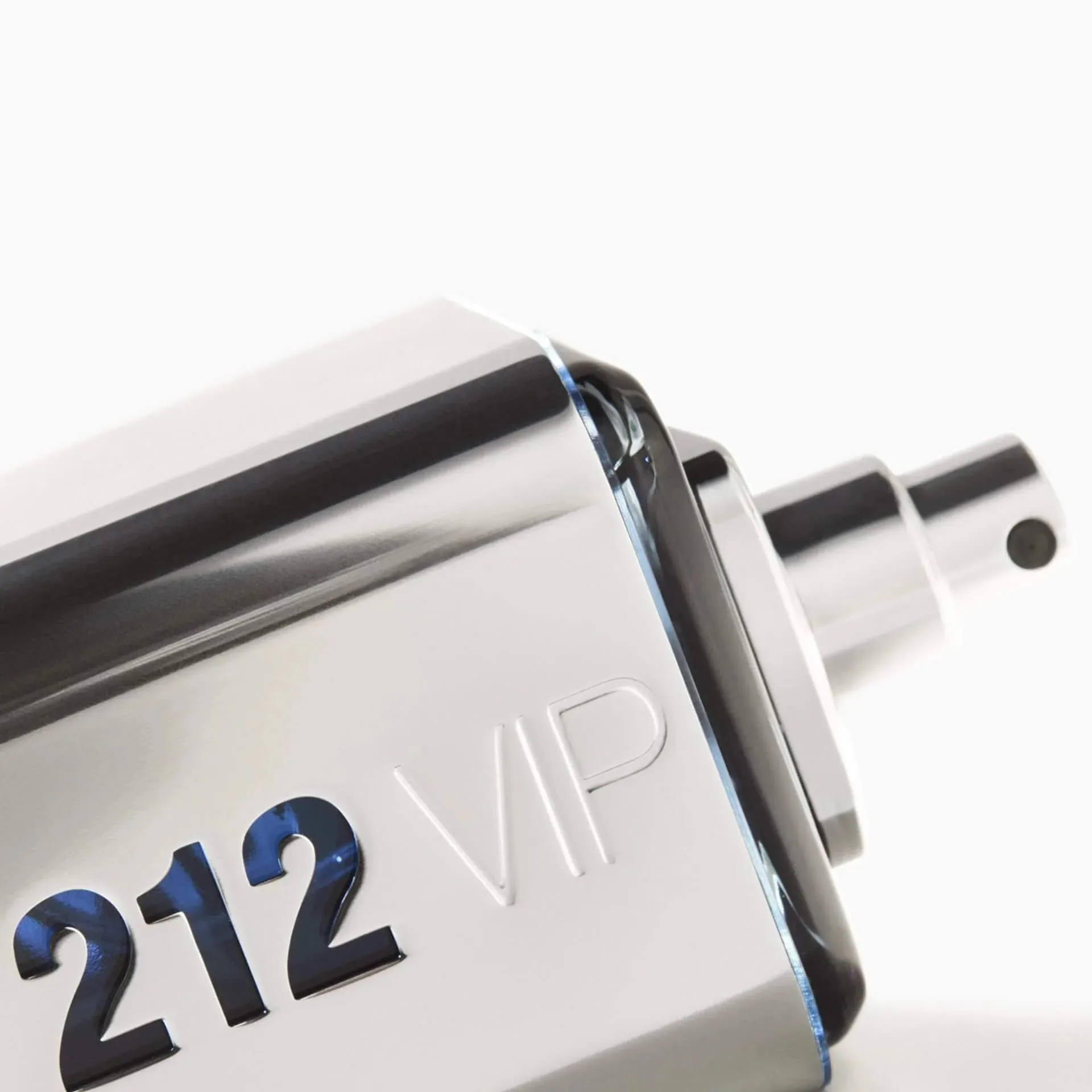 Carolina Herrera 212 VIP EDT
